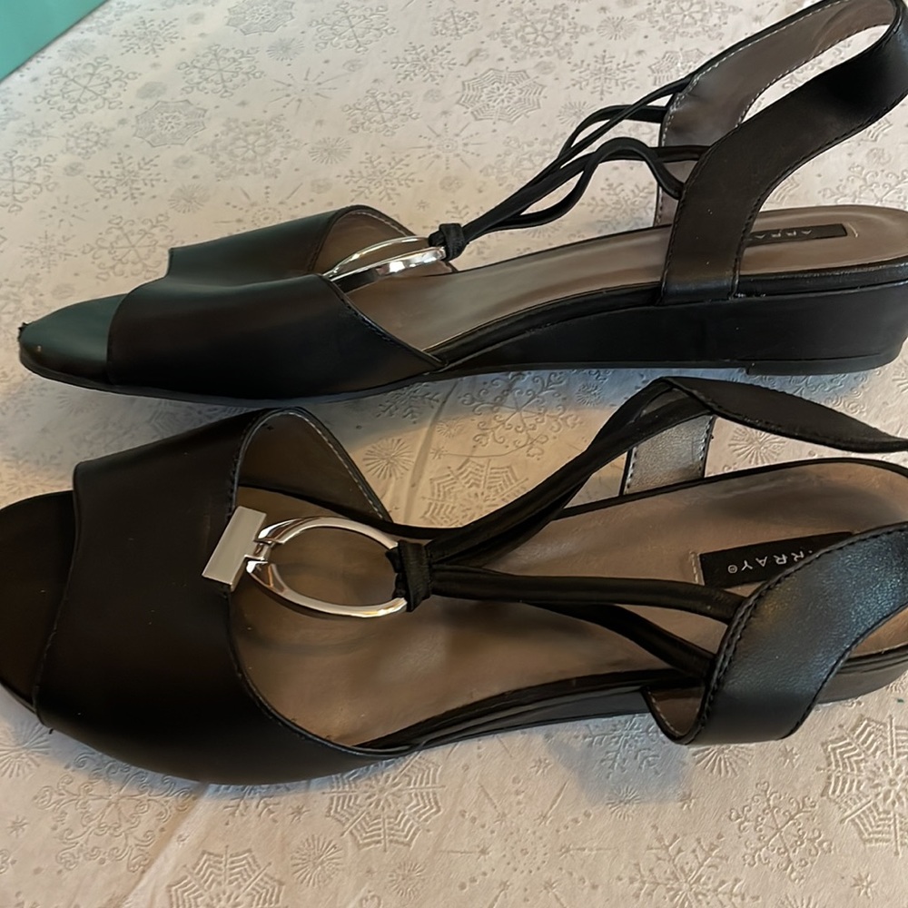 NWT Array shoes - Picture 5 of 10
